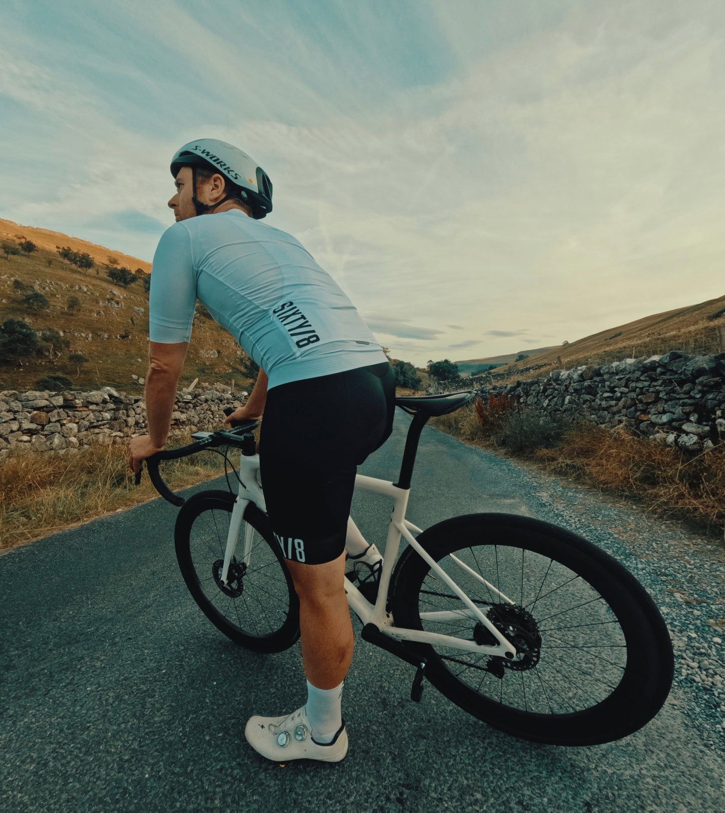The PARIS mens white short sleeved cycling jersey