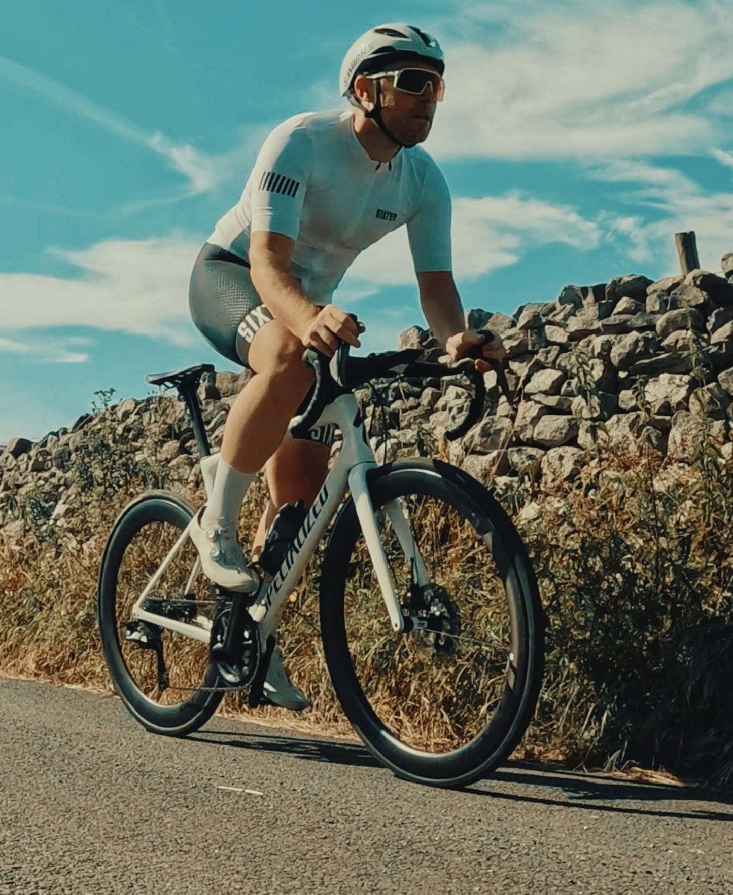 The PARIS mens white short sleeved cycling jersey
