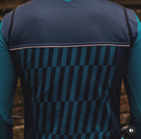 Navy and teal woMen's cycling Gilet
