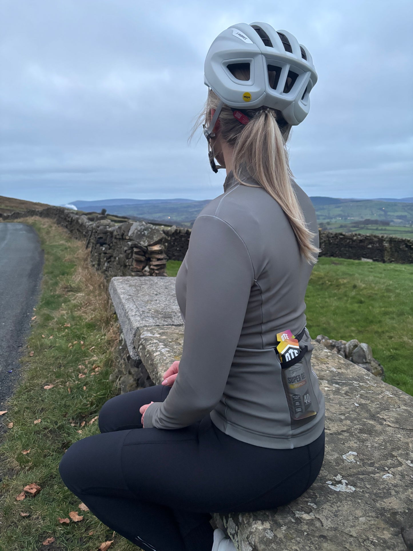 WOMENS LONG SLEEVE THERMAL CYCLING JERSEY - Olive